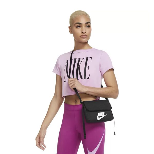 Жіноча спортивна сумка через плече Nike Futura 365
