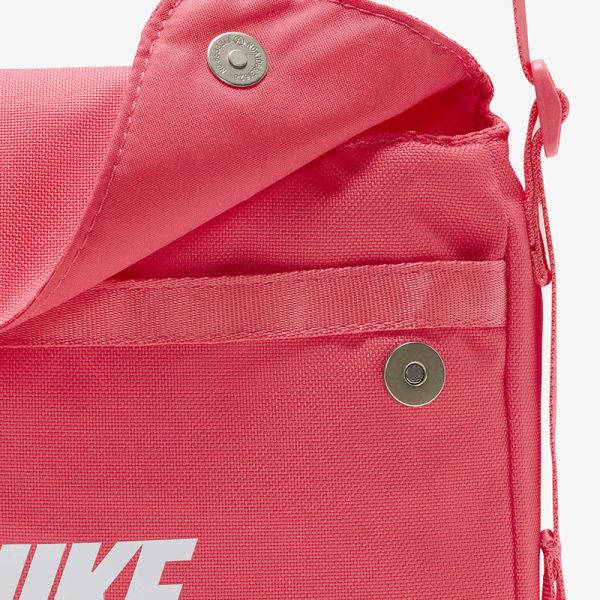 Жіноча спортивна сумка через плече Nike Futura 365