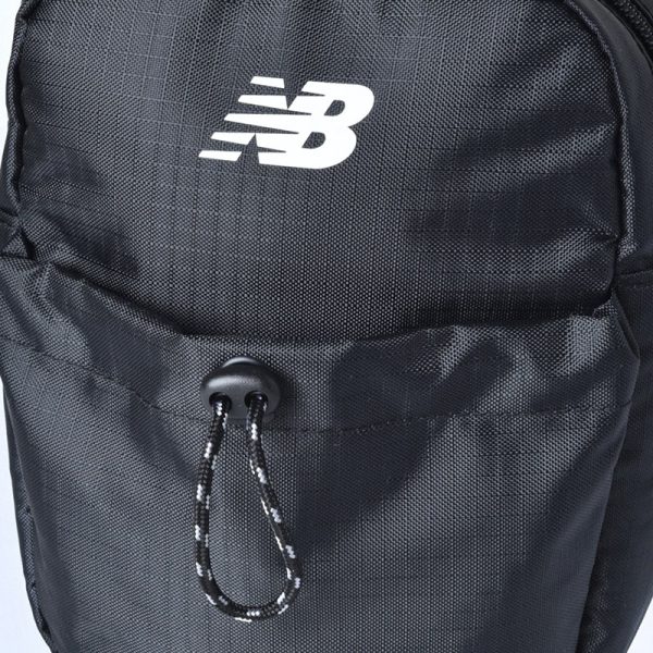 Сумка через плече New Balance Essential Sling