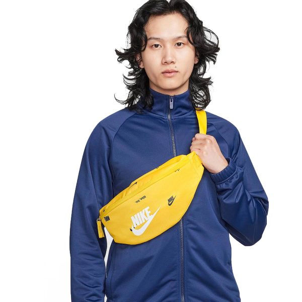 Нагрудна сумка бананка Nike Heritage Hip Pack