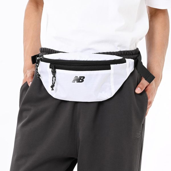 Сумка на пояс New Balance Essentials