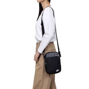Чорна сумка Найк через плече Nike Heritage Cross-Body Bag