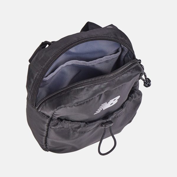 Сумка через плече New Balance Essential Sling