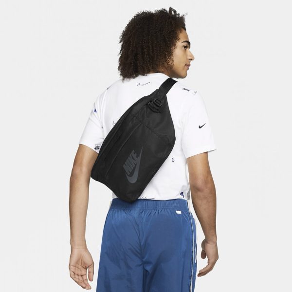 Велика бананка на груди Nike Tech Hip Pack | 10 л.