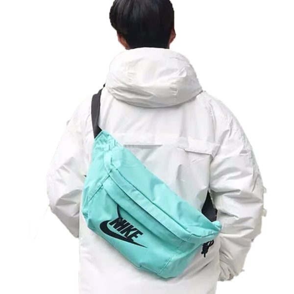 Велика бананка на груди Nike Tech Hip Pack | 10 л.